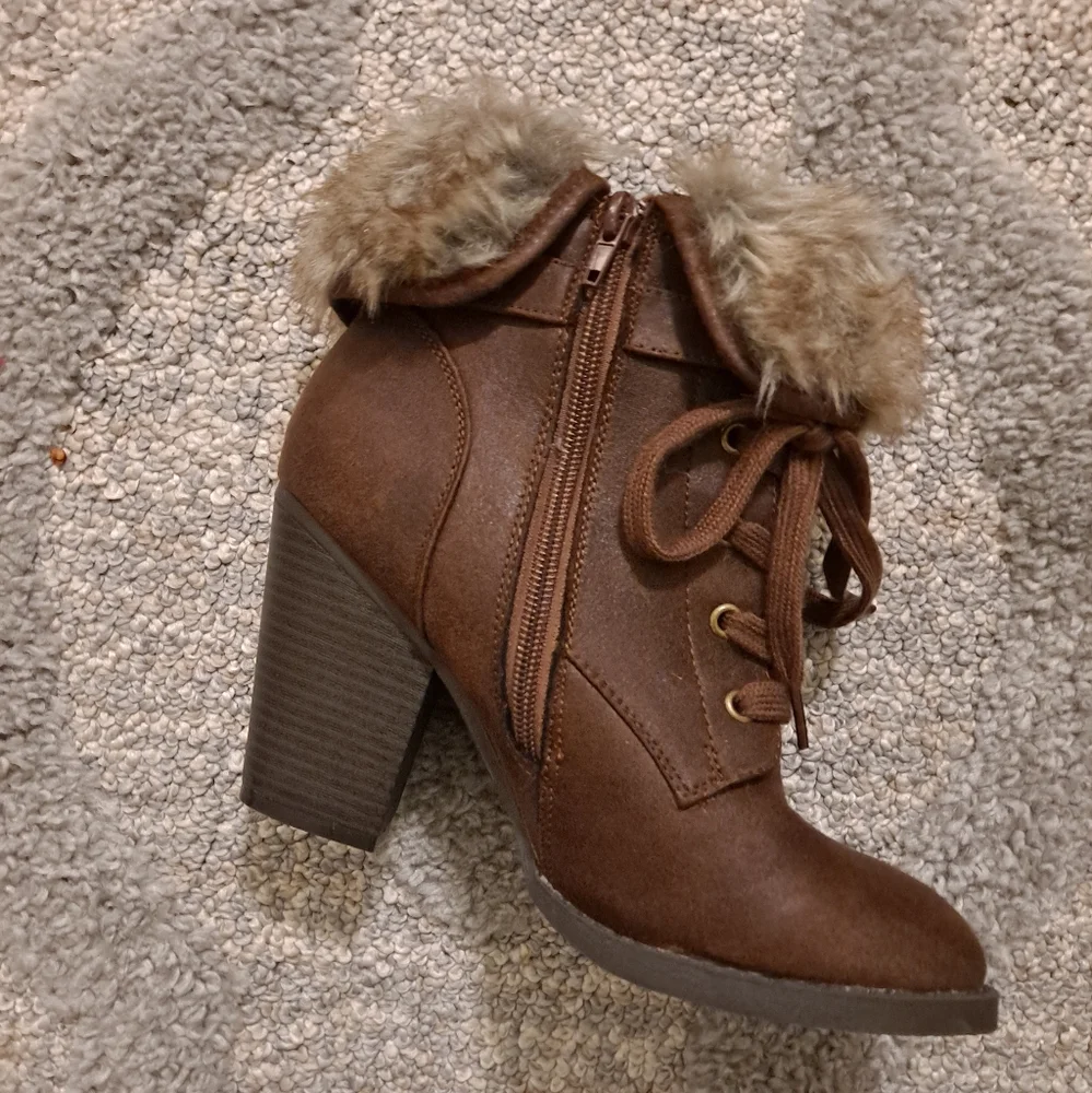 NWOT Wild Diva Bootie - Picture 5 of 8